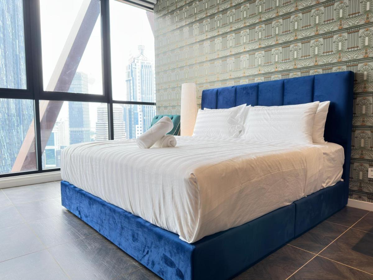 Scarletz Suites Klcc Twin Tower By Purple Orchid Куала-Лумпур Экстерьер фото