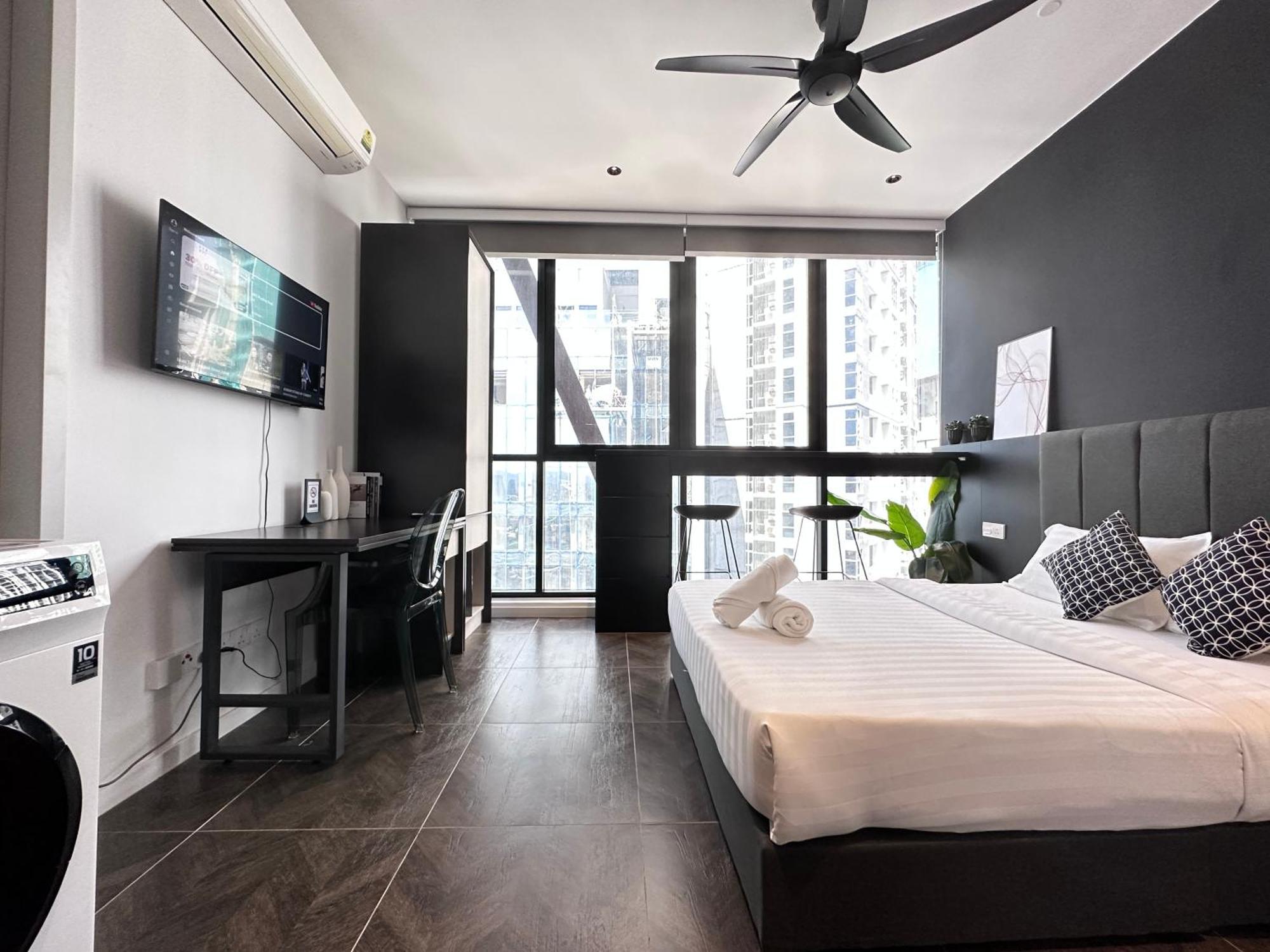 Scarletz Suites Klcc Twin Tower By Purple Orchid Куала-Лумпур Экстерьер фото