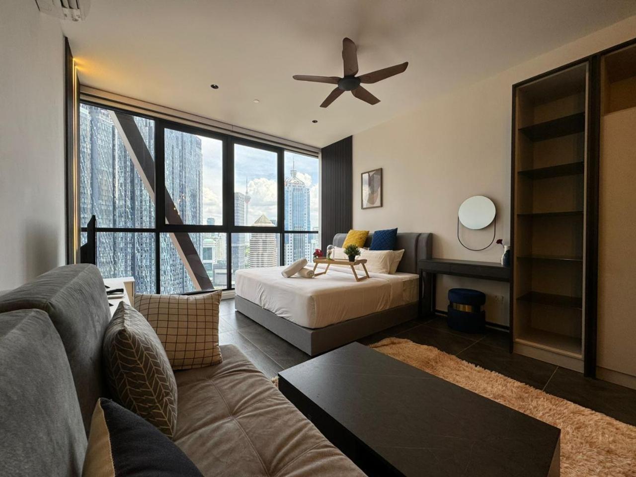 Scarletz Suites Klcc Twin Tower By Purple Orchid Куала-Лумпур Экстерьер фото