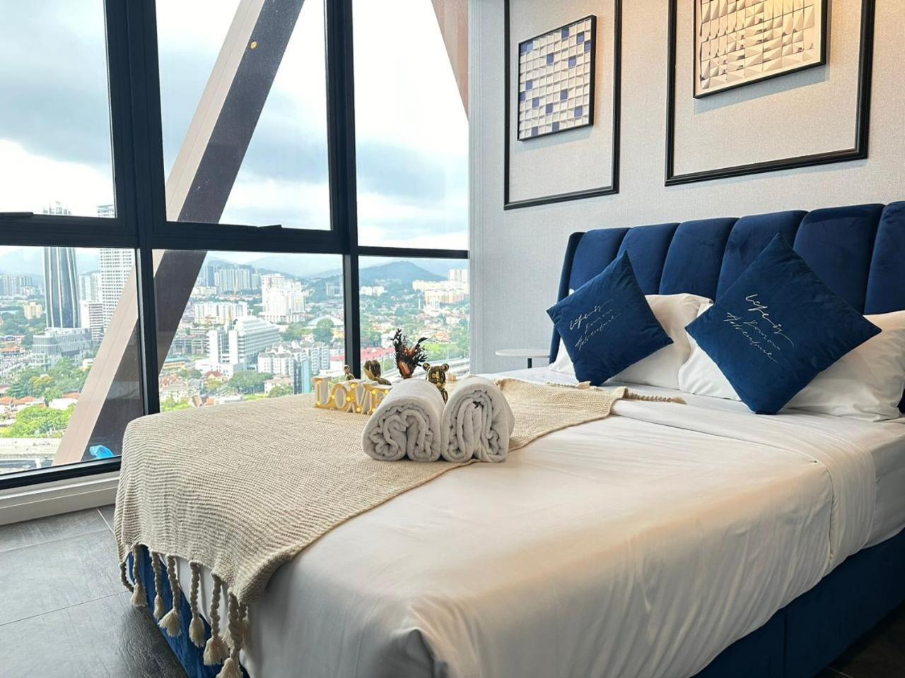 Scarletz Suites Klcc Twin Tower By Purple Orchid Куала-Лумпур Экстерьер фото